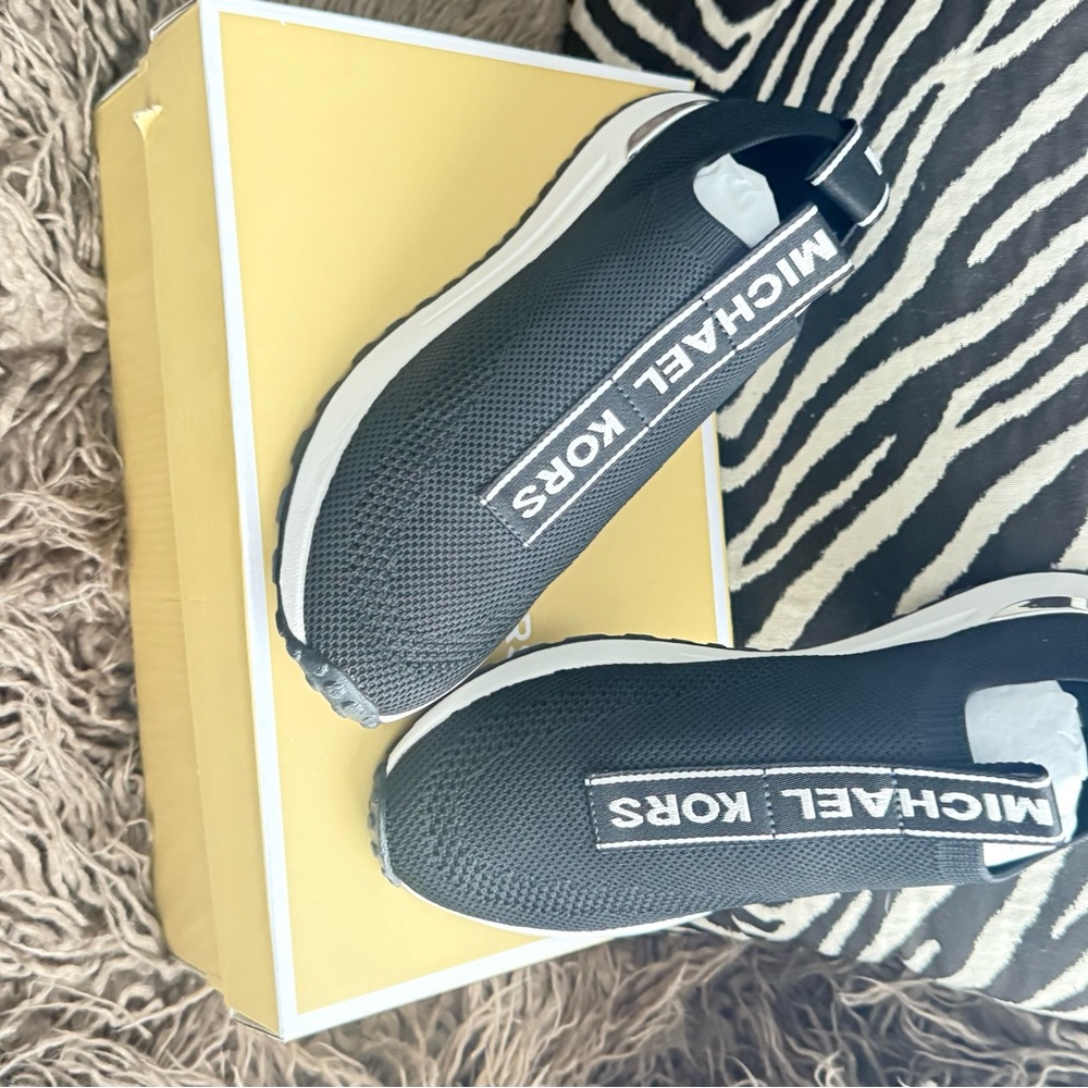 NIB! Michael Kors Black and White Slip-On Sneakers 7.5 - Picture 5 of 6